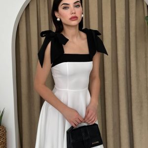 Cloche Omuzu Fiyonklu Elbise
