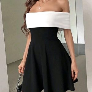 Kadın Krep Kumaş Omuzsuz Kloş Kesim Mini Elbise